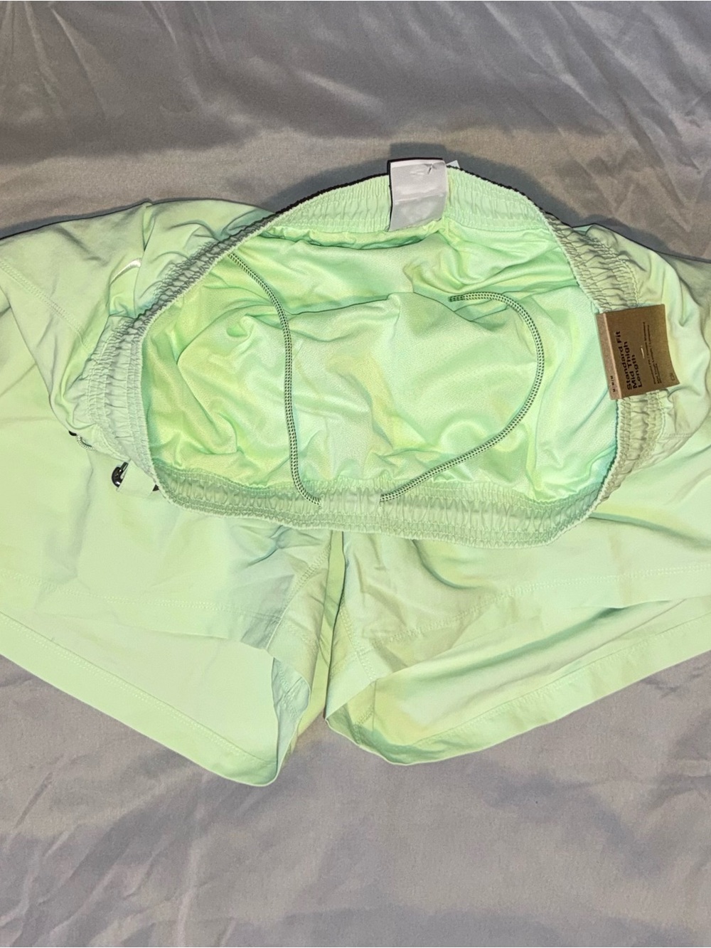 Nike ACG men’s Light Green Performance Shorts - Picture 8 of 8